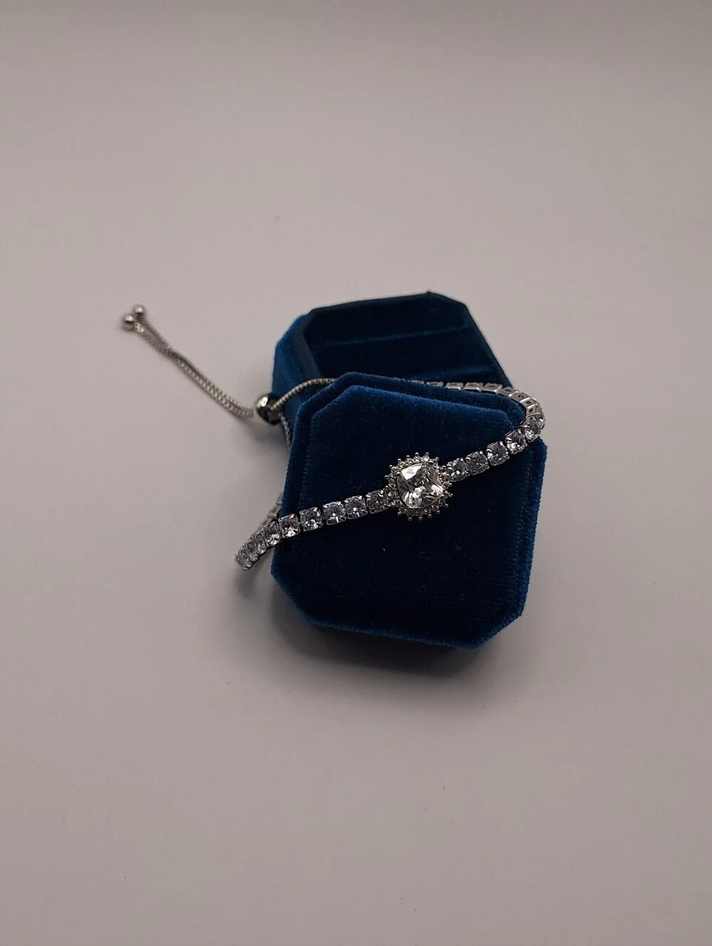 Swarovski NWT Clear Crystal Halo Tennis Bolo Slider Bracelet